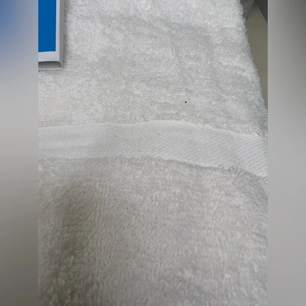 Brand New-Room Essentials Bath Towel